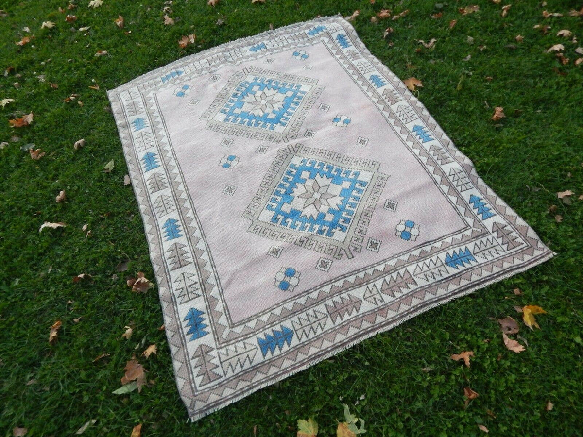 Vintage Uşak Halı 155 x 190 cm