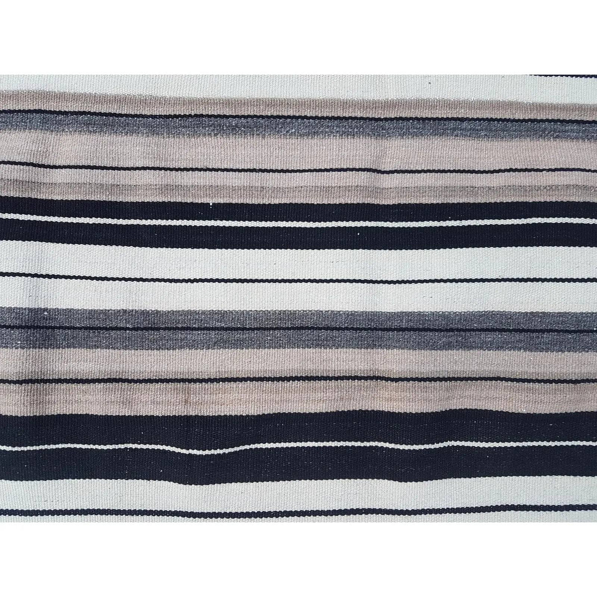 Vintage Kilim 146 x 281 cm