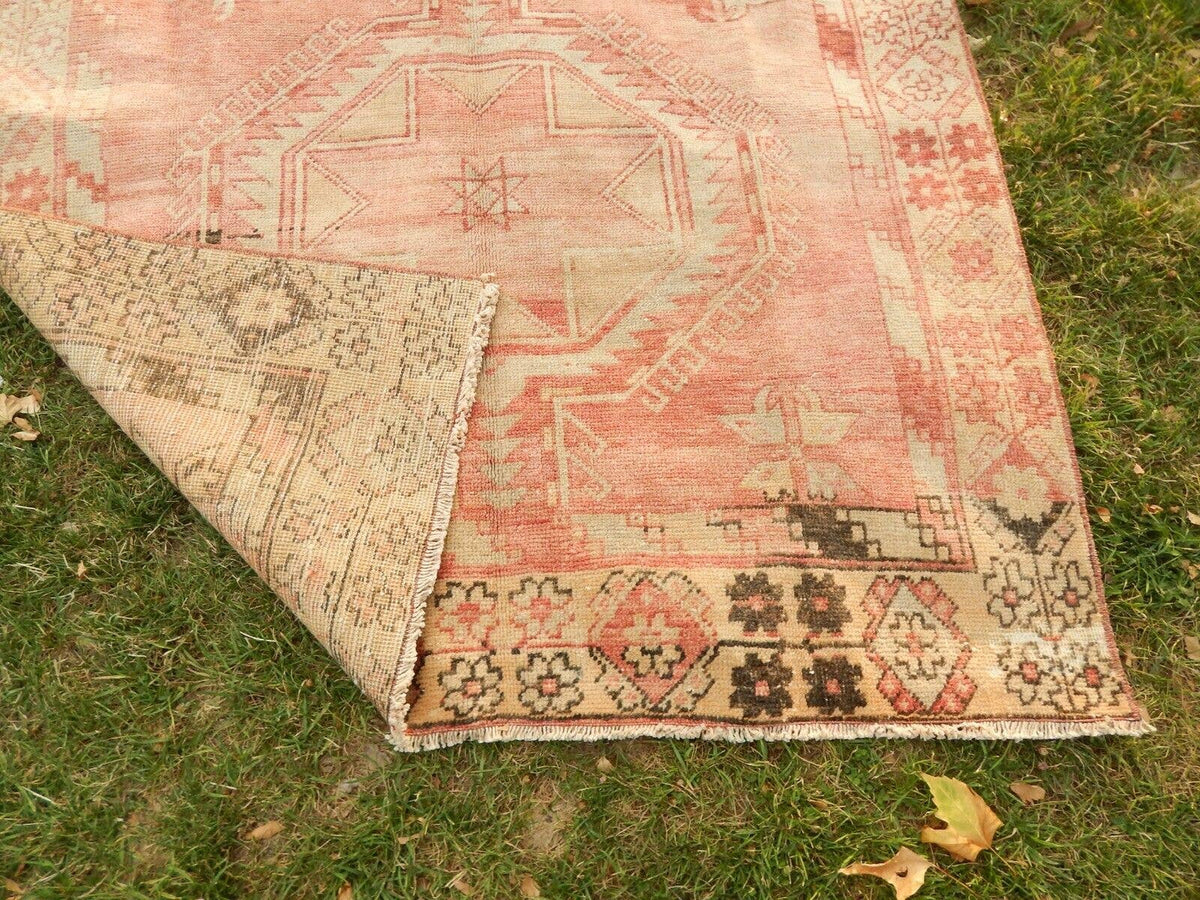 Vintage Uşak Halı 137 x 385 cm