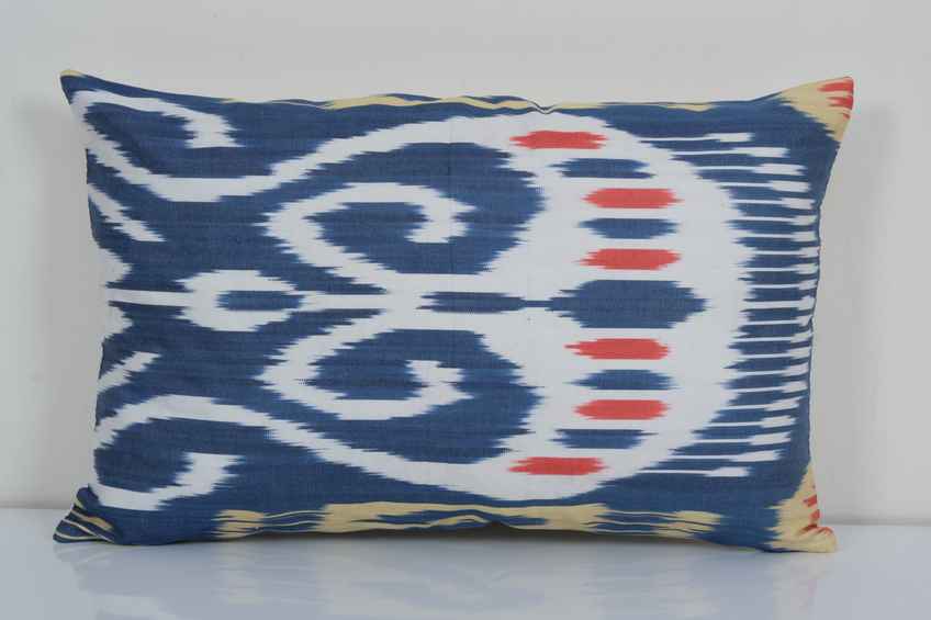 İpek Ikat Kadife Kırlent Kılıfı 30 x 46 cm
