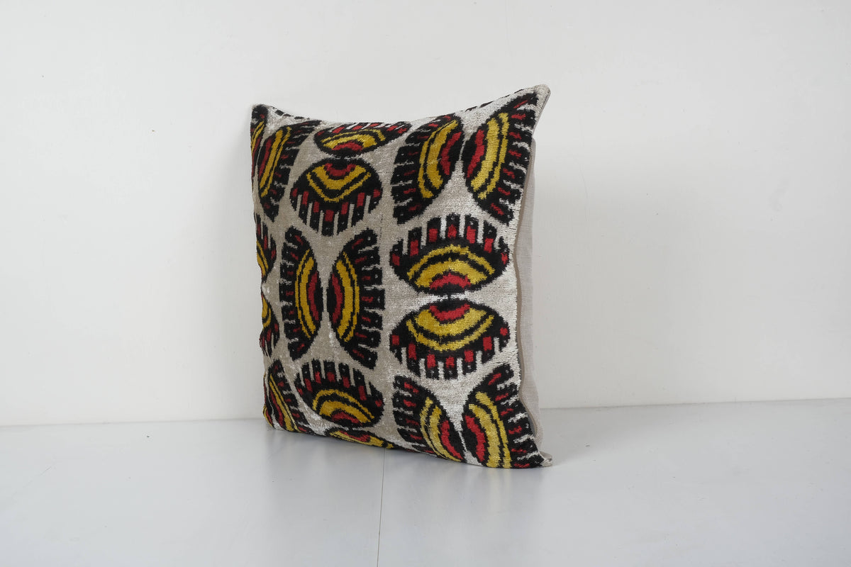 İpek Ikat Kadife Kırlent Kılıfı 54 x 57 cm