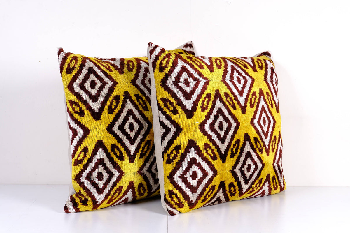 İpek Ikat Kadife Kırlent Kılıfı 58 x 67 cm