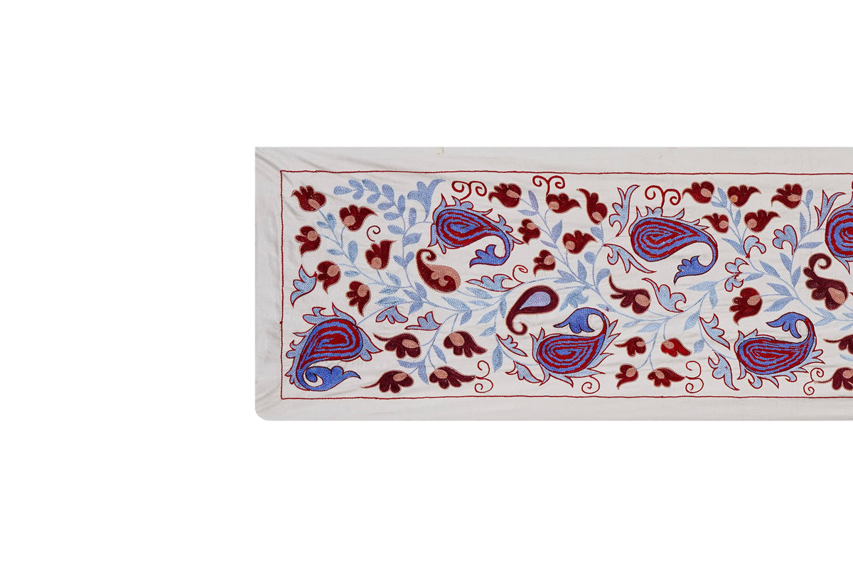 El İşlemesi Suzani Duvar Örtüsü 51 x 185 cm