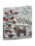 Aslan Desenli İşlemeli Suzani Masa Örtüsü 50 x 145 cm