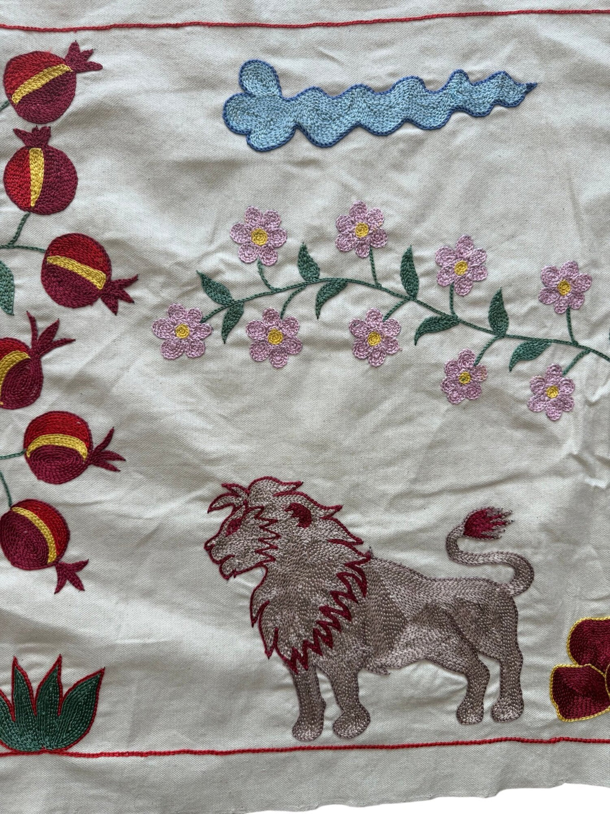 Aslan Desenli El İşlemesi Suzani 50 x 143 cm