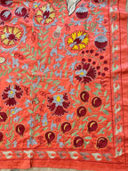 Kırmızı Tavus Kuşu Desenli İşlemeli Suzani Duvar Örtüsü 105 x 185 cm