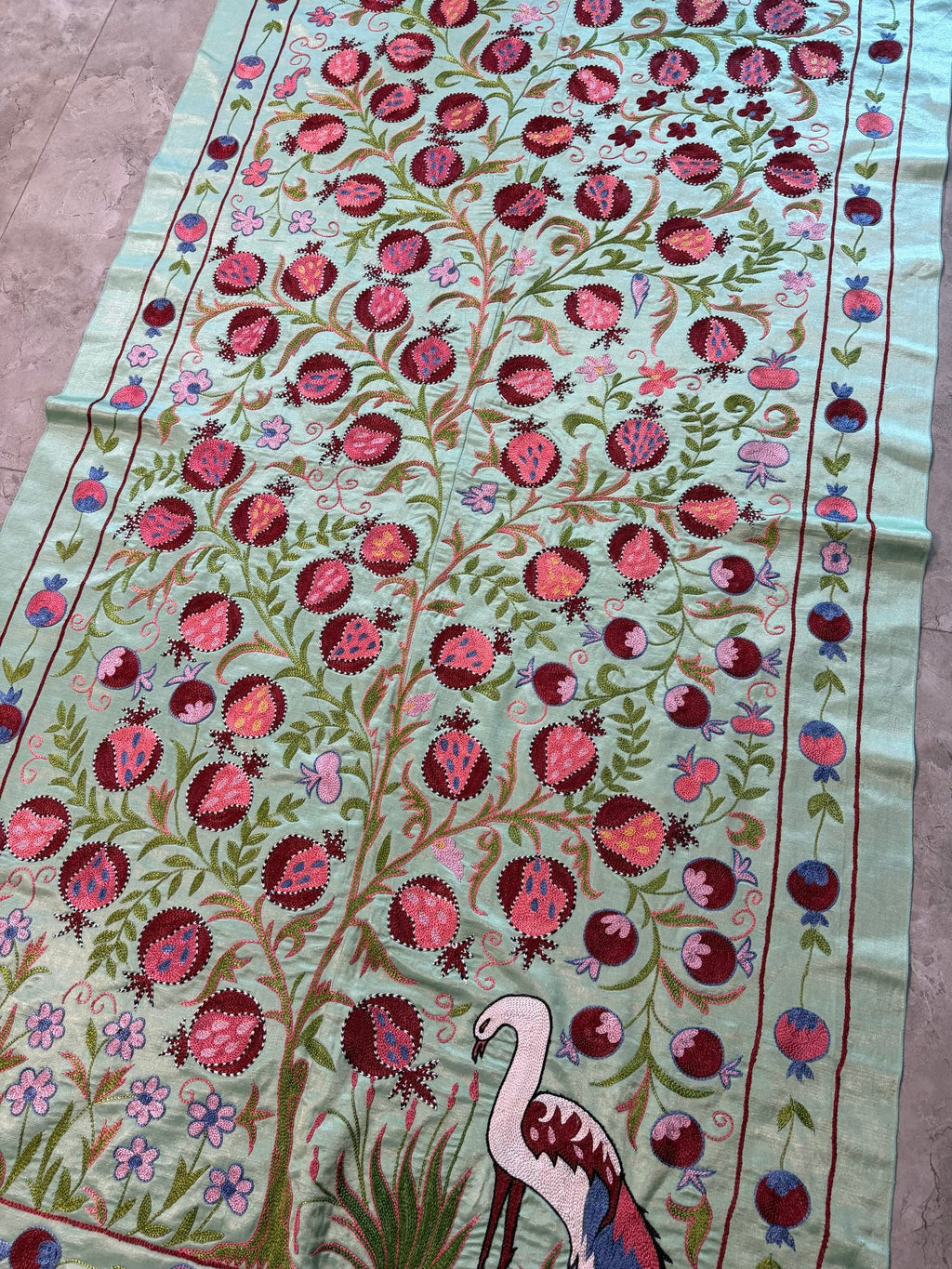 Buhara Yeşil Kuş Desenli İşlemeli Suzani 105 x 190 cm