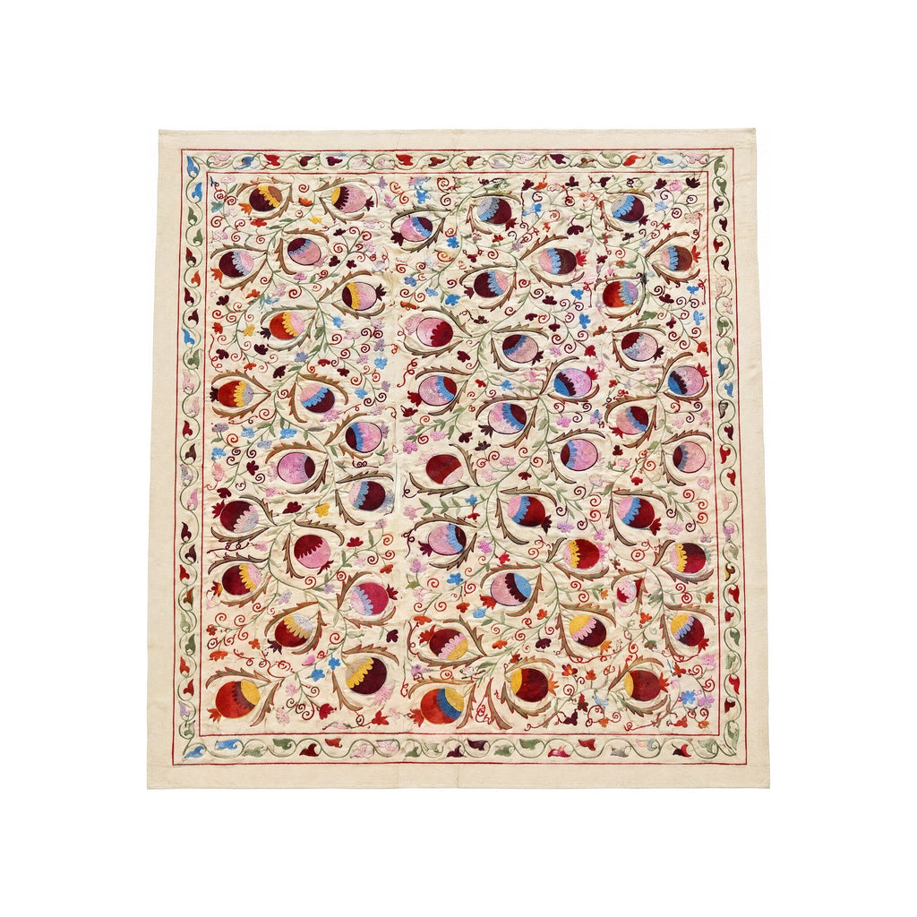 Semerkant Bej Nar Desenli İşlemeli Suzani Duvar Örtüsü 194 x 190 cm