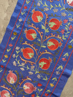 Özbek Mavi Nar Desenli İşlemeli Suzani Duvar Örtüsü 50 x 195 cm