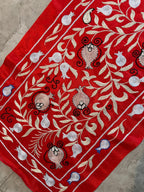 Kırmızı Nar Desenli İşlemeli Suzani Duvar Örtüsü 52 x 190 cm