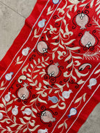 Kırmızı Nar Desenli İşlemeli Suzani Duvar Örtüsü 52 x 190 cm