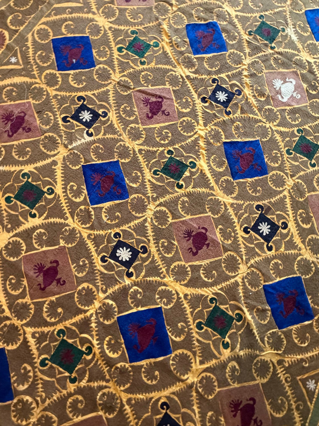 Vintage Özbek Altın Kafes Desenli Suzani Masa Örtüsü 216 x 326 cm
