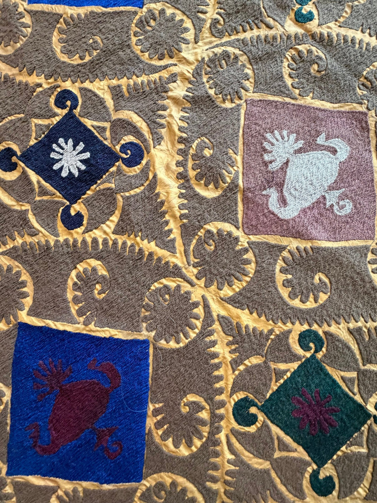 Vintage Özbek Altın Kafes Desenli Suzani Masa Örtüsü 216 x 326 cm