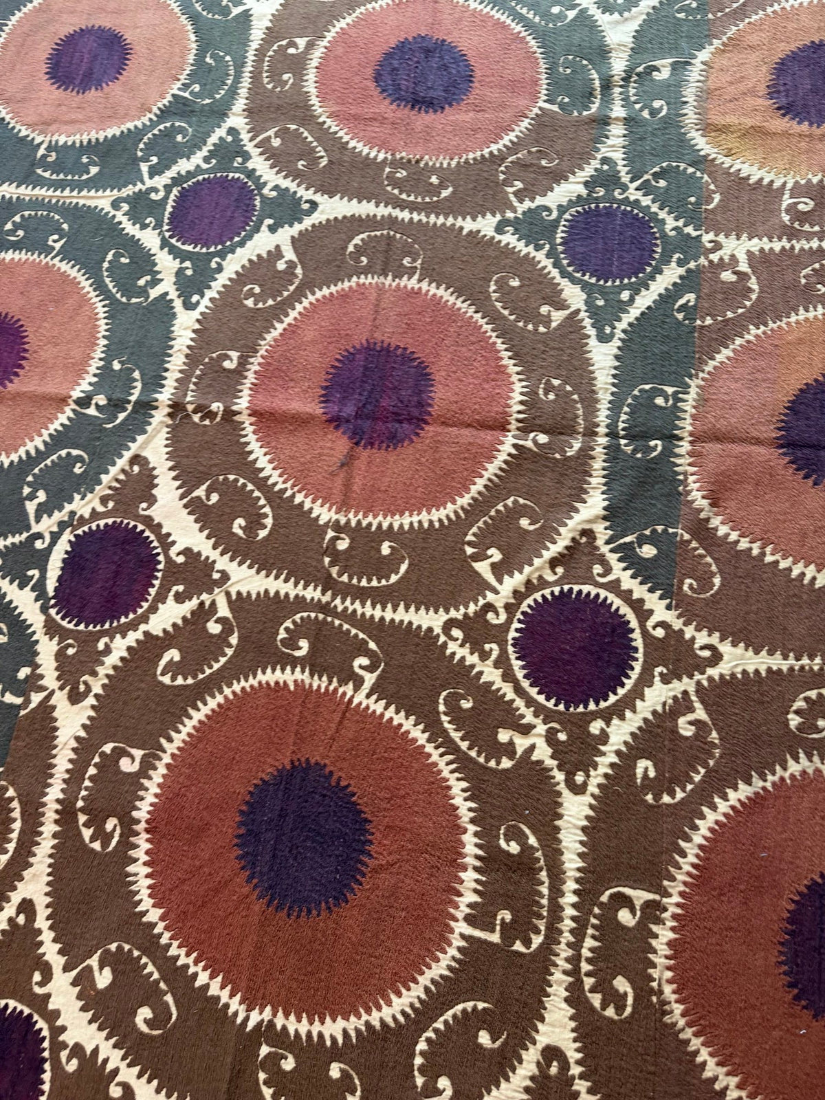 Vintage Kahverengi Madalyon Desenli İşlemeli Suzani 220 x 490 cm