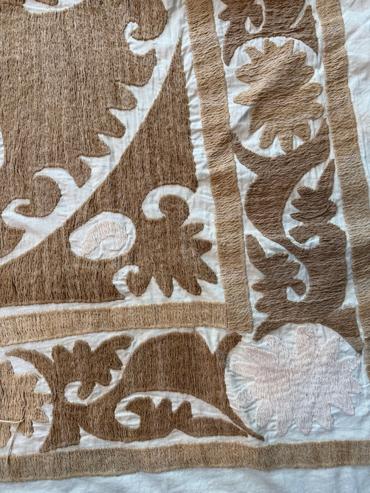 Vintage Semerkant Bej Madalyon Desenli İşlemeli Suzani 150 x 154 cm