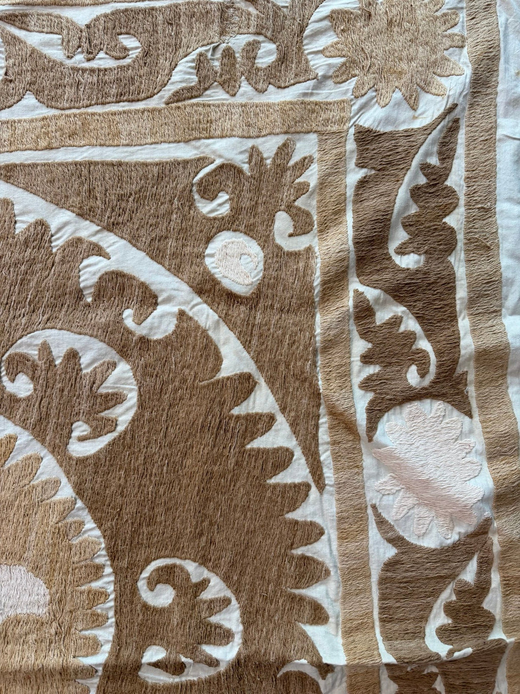 Vintage Semerkant Bej Madalyon Desenli İşlemeli Suzani 150 x 154 cm
