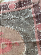 Vintage Kahverengi Madalyon Desenli İşlemeli Suzani Duvar Örtüsü 132 x 163 cm