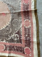 Vintage Kahverengi Madalyon Desenli İşlemeli Suzani Duvar Örtüsü 132 x 163 cm